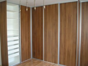 Vestavěná skříň s posuvnými dveřmi - Impress Pacov